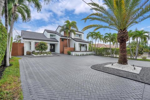 Villa ou maison à vendre à Pompano Beach, Floride: 4 chambres, 208.84 m2 № 2084382 - photo 2