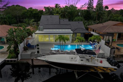 Villa ou maison à vendre à Pompano Beach, Floride: 4 chambres, 208.84 m2 № 2084382 - photo 8