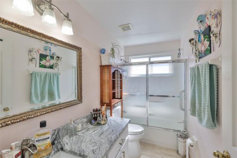 Casa en venta en Tampa, Florida, 4 dormitorios, 195.56 m2 № 1741186 - foto 26