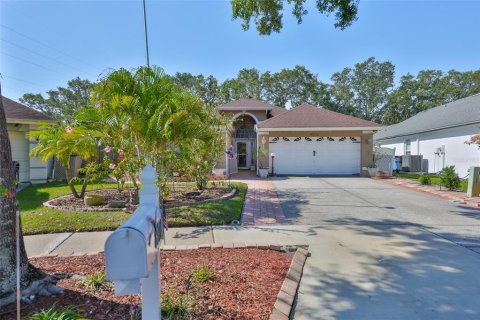 Casa en venta en Tampa, Florida, 4 dormitorios, 195.56 m2 № 1741186 - foto 1