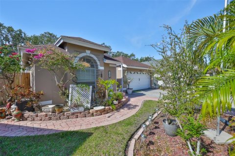 Casa en venta en Tampa, Florida, 4 dormitorios, 195.56 m2 № 1741186 - foto 3