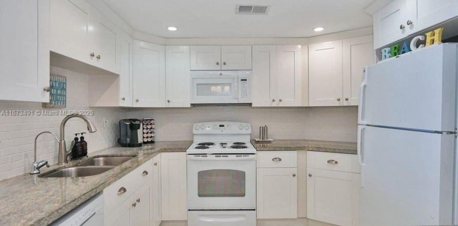 Condo à Hollywood, Floride, 2 chambres № 1933585