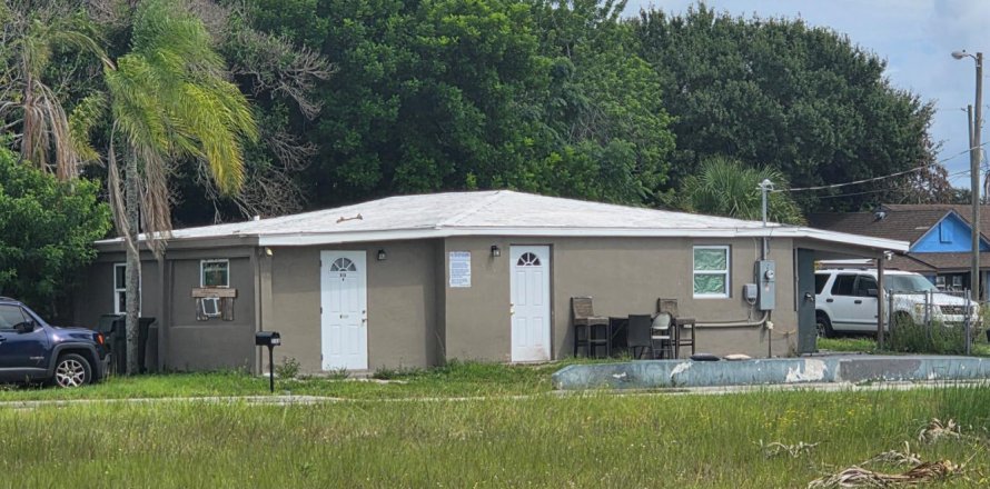 Immobilier commercial à St. Lucie, Floride 190.36 m2 № 2374867