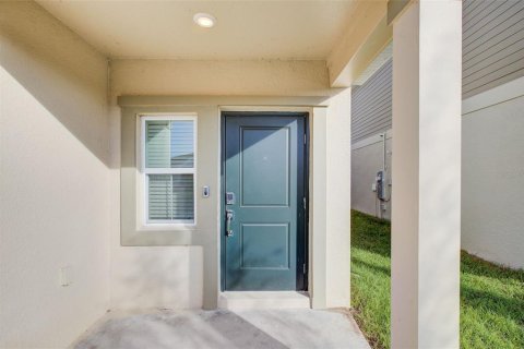 House in Eagle Lake, Florida 4 bedrooms, 174.56 sq.m. № 1608216 - photo 3