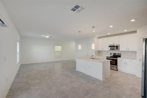 House in Eagle Lake, Florida 4 bedrooms, 174.56 sq.m. № 1608216 - photo 14