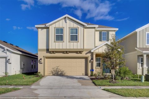House in Eagle Lake, Florida 4 bedrooms, 174.56 sq.m. № 1608216 - photo 1