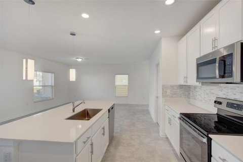House in Eagle Lake, Florida 4 bedrooms, 174.56 sq.m. № 1608216 - photo 12