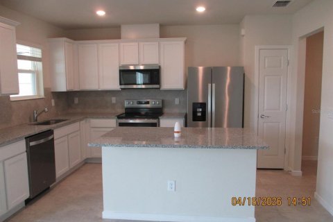 House in Davenport, Florida 4 bedrooms, 224.45 sq.m. № 2208514 - photo 4