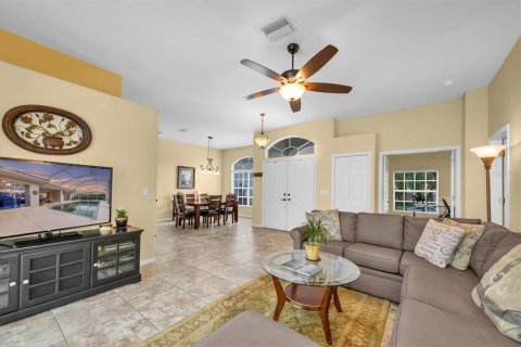 House in Safety Harbor, Florida 4 bedrooms, 258.92 sq.m. № 1744192 - photo 2