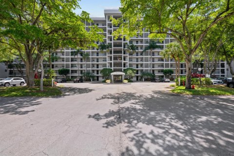 Купить кондоминиум в Помпано-Бич, Флорида 3 комнаты, 150.5м2, № 2085523 - фото 29