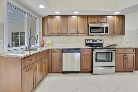 Villa ou maison à vendre à Homosassa, Floride: 3 chambres, 203.36 m2 № 2419250 - photo 12