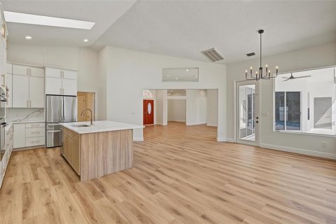 House in Oldsmar, Florida 5 bedrooms, 253.62 sq.m. № 2419203 - photo 16