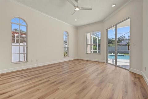 House in Oldsmar, Florida 5 bedrooms, 253.62 sq.m. № 2419203 - photo 23