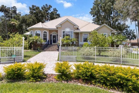 House in Homosassa, Florida 3 bedrooms, 208.47 sq.m. № 1916950 - photo 2