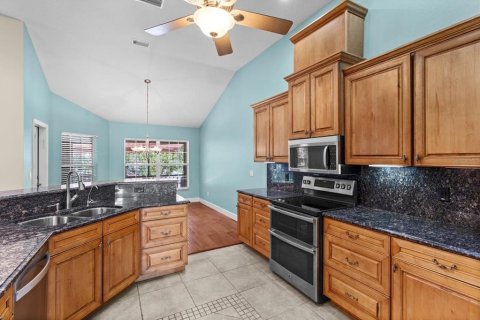 House in Homosassa, Florida 3 bedrooms, 208.47 sq.m. № 1916950 - photo 15