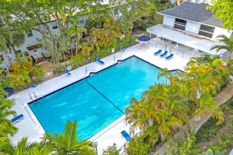 Condo in Miami, Florida, 2 bedrooms № 2185898 - photo 30