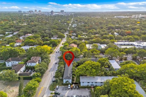 Condo in Miami, Florida, 2 bedrooms № 2185898 - photo 18
