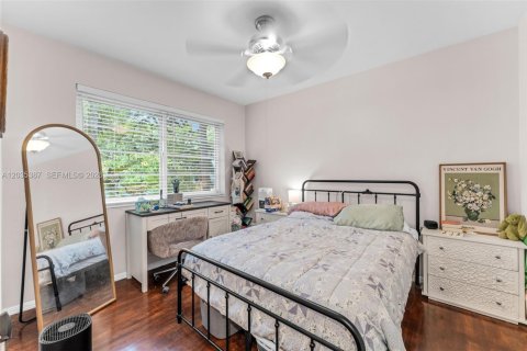 Condo in Miami, Florida, 2 bedrooms № 2185898 - photo 12
