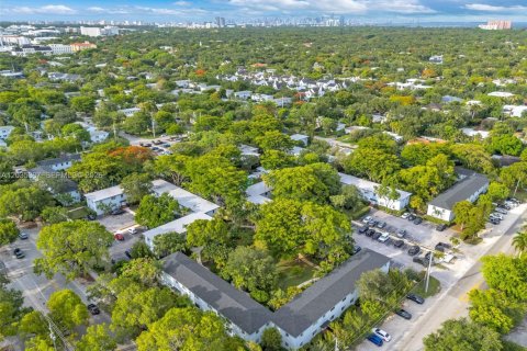 Condo in Miami, Florida, 2 bedrooms № 2185898 - photo 25