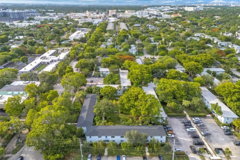 Condo in Miami, Florida, 2 bedrooms № 2185898 - photo 27
