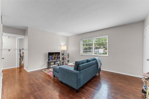 Condo in Miami, Florida, 2 bedrooms № 2185898 - photo 5