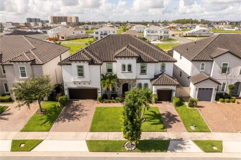 House in Orlando, Florida 7 bedrooms, 480.21 sq.m. № 1791132 - photo 1