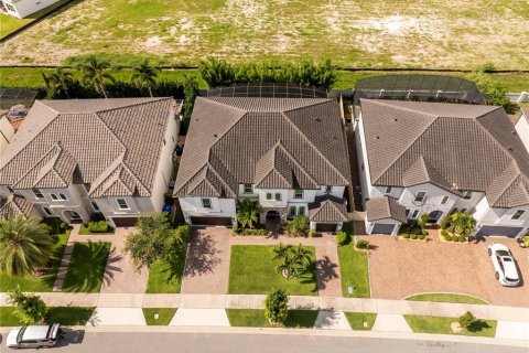 House in Orlando, Florida 7 bedrooms, 480.21 sq.m. № 1791132 - photo 7