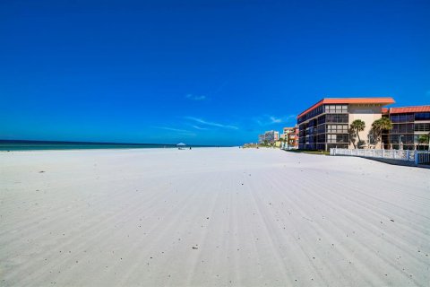 Copropriété à louer à Redington Shores, Floride: 2 chambres, 102.47 m2 № 251621 - photo 10