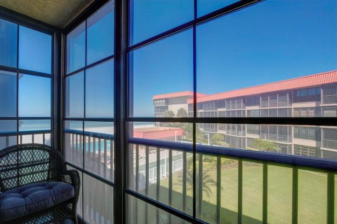 Copropriété à louer à Redington Shores, Floride: 2 chambres, 102.47 m2 № 251621 - photo 3