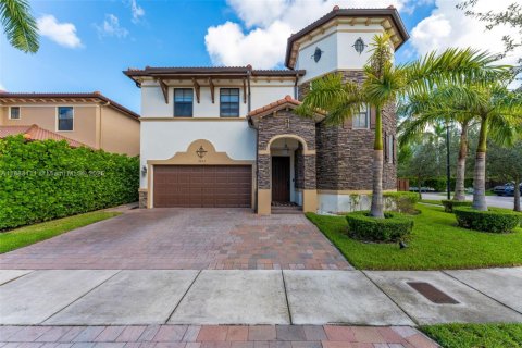 Villa ou maison à louer à Doral, Floride: 5 chambres, 386.38 m2 № 1932059 - photo 1