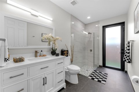 Villa ou maison à louer à Doral, Floride: 5 chambres, 386.38 m2 № 1932059 - photo 16