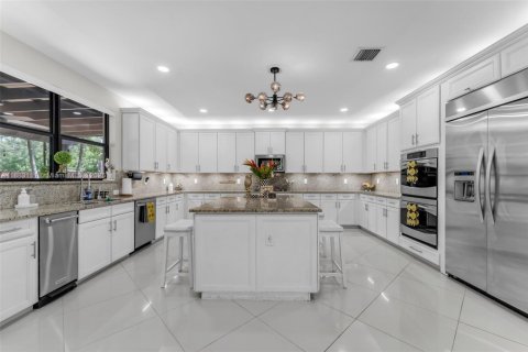 Villa ou maison à louer à Doral, Floride: 5 chambres, 386.38 m2 № 1932059 - photo 13