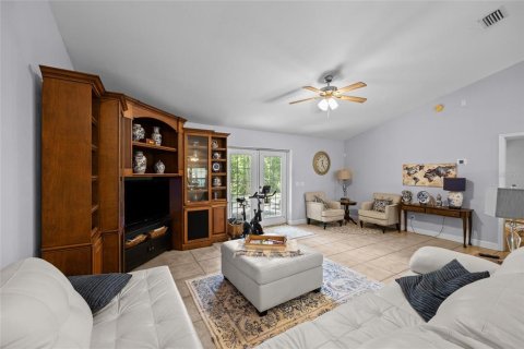 Casa en venta en Fort White, Florida, 3 dormitorios, 149.76 m2 № 1909595 - foto 11