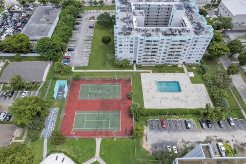 Condo in Miami, Florida, 2 bedrooms  № 1991237 - photo 23