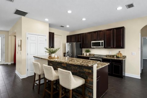 House in Winter Garden, Florida 5 bedrooms, 301.1 sq.m. № 2220740 - photo 18
