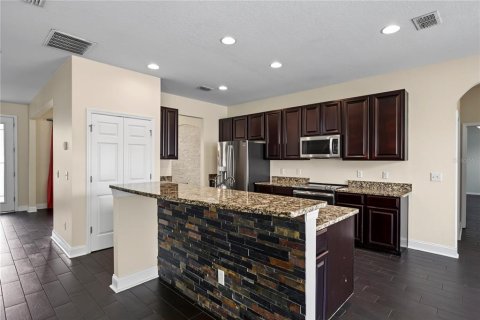 House in Winter Garden, Florida 5 bedrooms, 301.1 sq.m. № 2220740 - photo 19