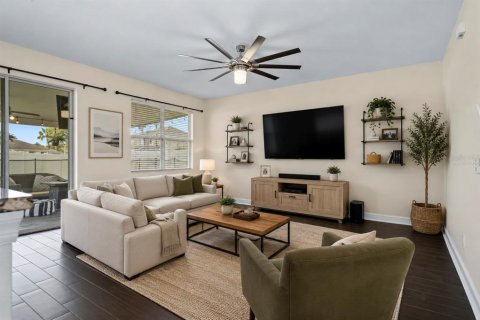 House in Winter Garden, Florida 5 bedrooms, 301.1 sq.m. № 2220740 - photo 15