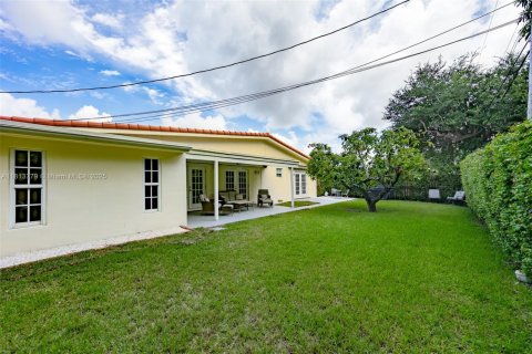 House in Miami, Florida 3 bedrooms, 167.13 sq.m. № 1936127 - photo 5
