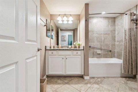 Condo in Bradenton, Florida, 3 bedrooms  № 1795142 - photo 27