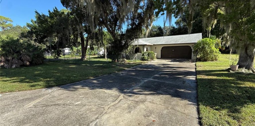 Casa en Leesburg, Florida 3 dormitorios, 157.93 m2 № 2386338