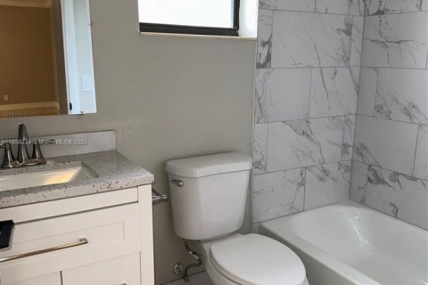 Снять в аренду кондоминиум в Коконат Крик, Флорида 2 спальни, 98.57м2, № 1882470 - фото 13