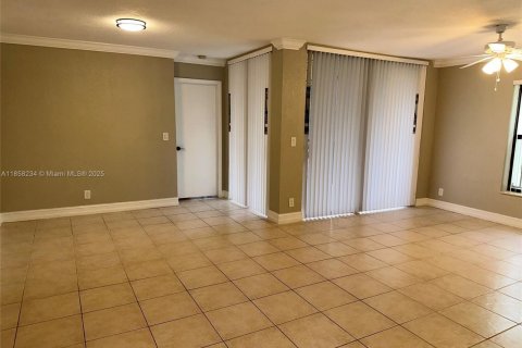 Снять в аренду кондоминиум в Коконат Крик, Флорида 2 спальни, 98.57м2, № 1882470 - фото 6