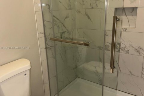 Снять в аренду кондоминиум в Коконат Крик, Флорида 2 спальни, 98.57м2, № 1882470 - фото 10