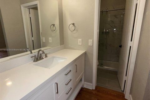 Condominio en alquiler en Coconut Creek, Florida, 2 dormitorios, 98.57 m2 № 1882470 - foto 11