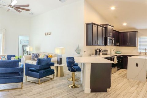Villa ou maison à vendre à North Port, Floride: 4 chambres, 201.69 m2 № 2148341 - photo 8