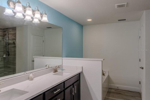 Villa ou maison à vendre à North Port, Floride: 4 chambres, 201.69 m2 № 2148341 - photo 17