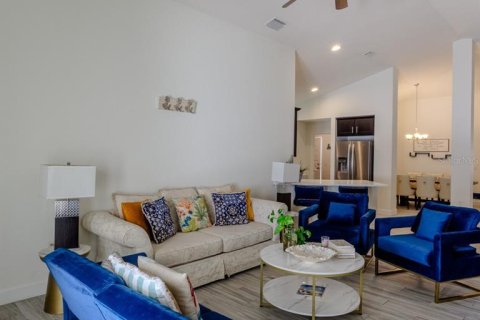 Villa ou maison à vendre à North Port, Floride: 4 chambres, 201.69 m2 № 2148341 - photo 7