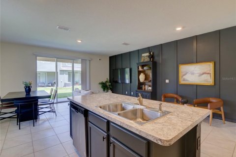 Townhouse in Davenport, Florida 3 bedrooms, 156.08 sq.m. № 1911646 - photo 9