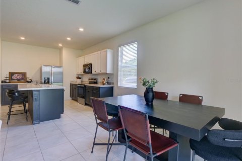 Townhouse in Davenport, Florida 3 bedrooms, 156.08 sq.m. № 1911646 - photo 8