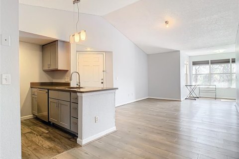 Condo in Orlando, Florida, 2 bedrooms  № 1510323 - photo 2